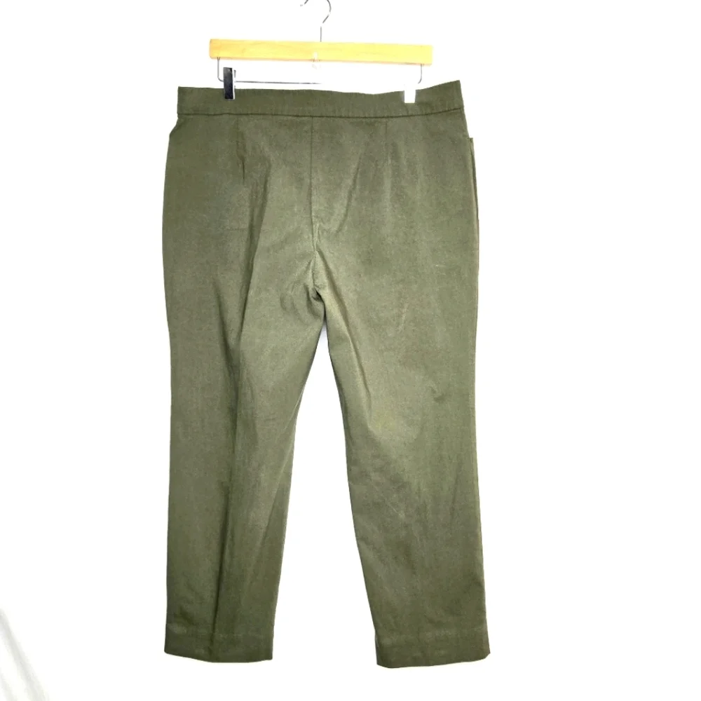 Liz Claiborne Ankle Pants. Olive green. 16 - Picture 2 of 12